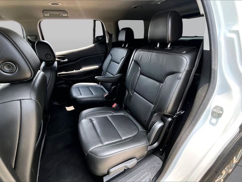 Used 2022 GMC Acadia SLT w/ Preferred Package FWD image 21