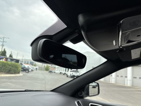 Used 2019 Jeep Grand Cherokee Limited AWD/4WD image 27