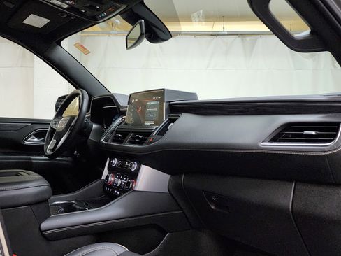 Used 2022 GMC Yukon SLT w/ SLT Premium Package image 21