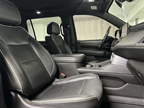Certified 2021 GMC Yukon XL SLT w/ SLT Premium Package AWD/4WD image 28