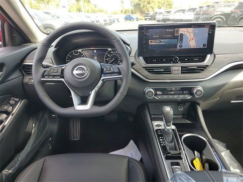 New 2025 Nissan Altima 2.5 SL image 9