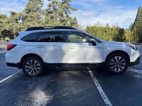 Used 2017 Subaru Outback 2.5i Limited image 4