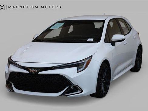 Used 2023 Toyota Corolla XSE FWD image 4