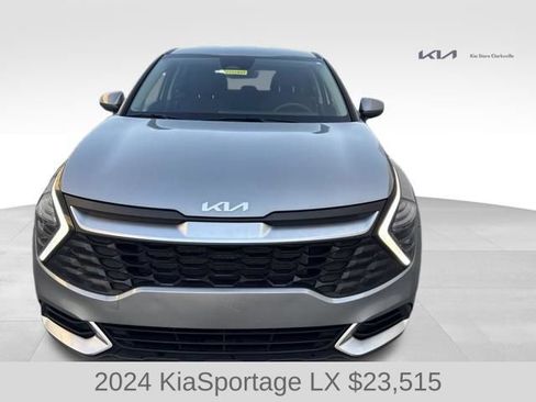 Used 2024 Kia Sportage LX AWD/4WD image 3