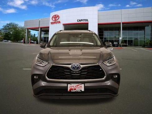 Used 2023 Toyota Highlander Limited AWD/4WD image 6
