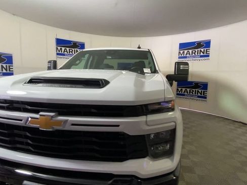 Used 2025 Chevrolet Silverado 2500 Custom w/ Custom Value Package AWD/4WD image 5