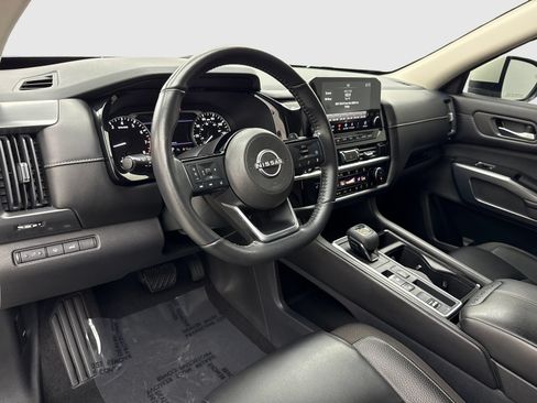 Used 2022 Nissan Pathfinder SL FWD image 18