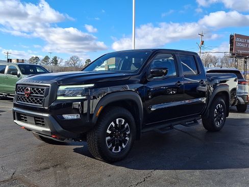 Used 2023 Nissan Frontier PRO-4X w/ Pro Convenience Package image 3