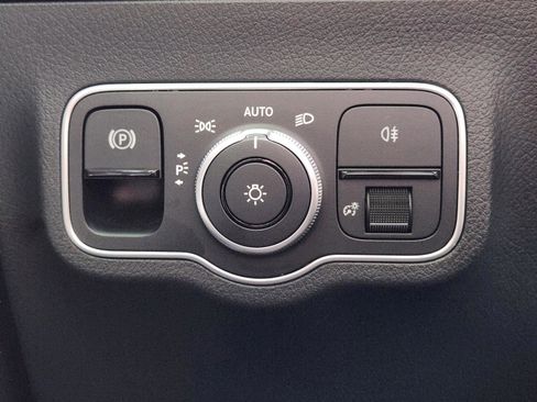 Used 2025 Mercedes-Benz GLA 250 image 14