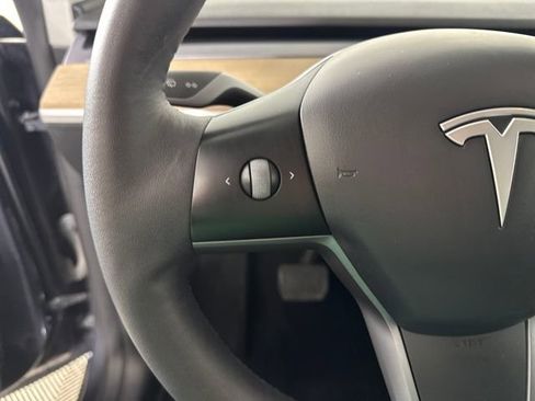 Used 2021 Tesla Model Y Long Range image 15