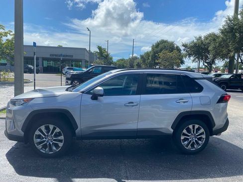 Used 2021 Toyota RAV4 XLE Premium FWD image 3