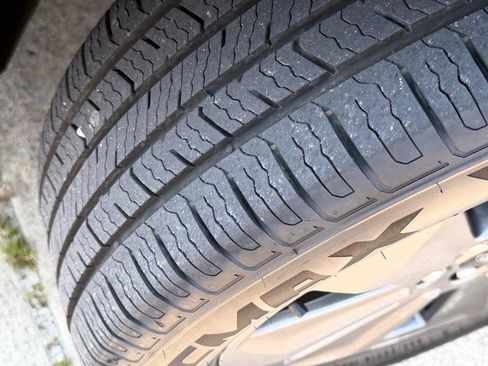 Used 2025 Ford Escape Platinum AWD/4WD image 9