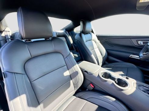 Used 2025 Ford Mustang GT Premium RWD image 32