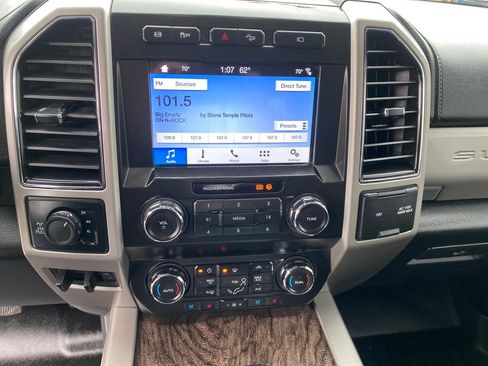 Used 2019 Ford F250 Lariat w/ Chrome Package image 20
