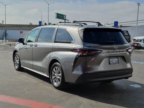 Certified 2026 Toyota Sienna LE AWD/4WD image 12
