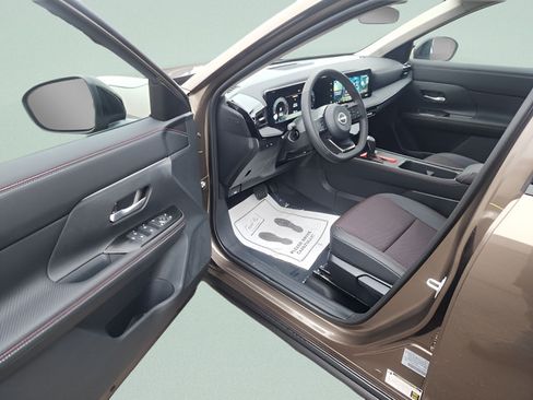 New 2026 Nissan Kicks SR w/ SR Premium Package AWD/4WD image 6