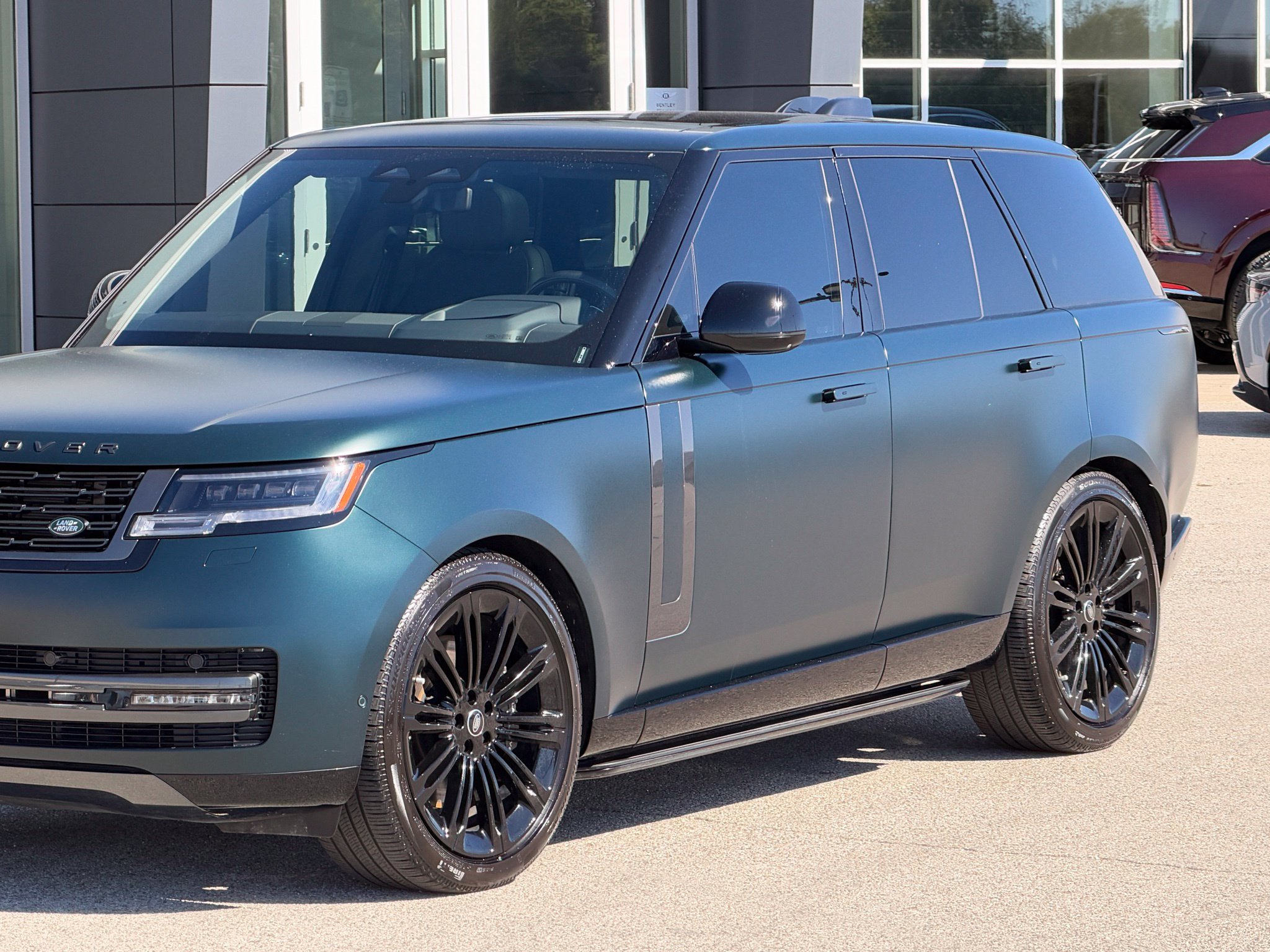 Used 2025 Land Rover Range Rover SE AWD/4WD image 12