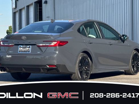 Used 2025 Toyota Camry SE FWD image 4