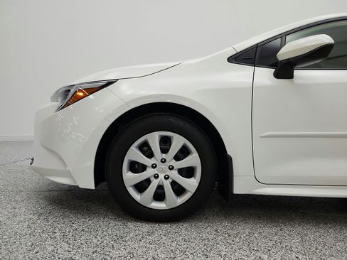 Used 2024 Toyota Corolla LE FWD image 27