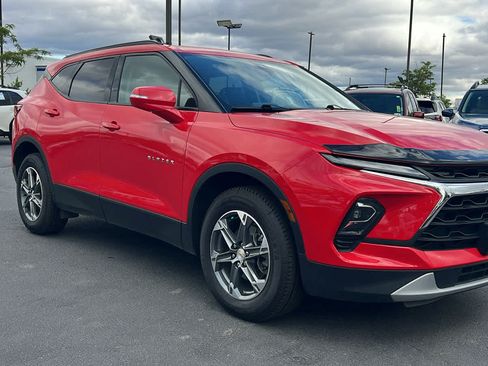 Used 2024 Chevrolet Blazer LT AWD/4WD image 3