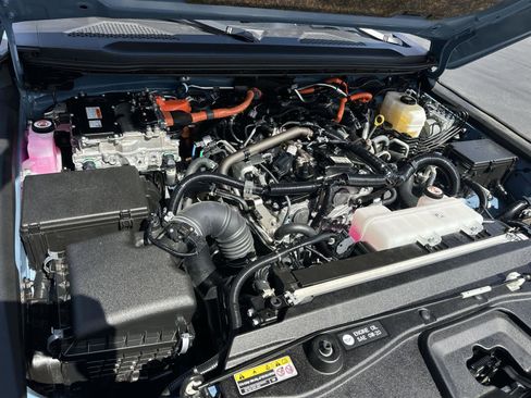 Used 2024 Toyota Land Cruiser image 9