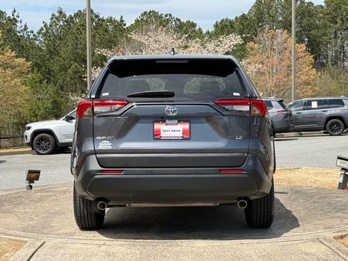 Used 2022 Toyota RAV4 LE image 6