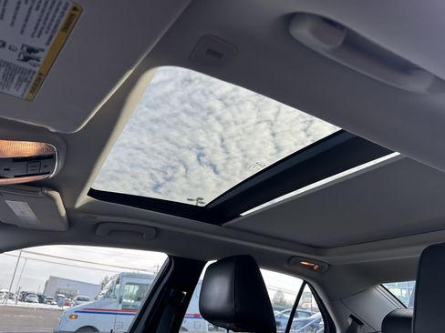 Used 2023 Chrysler 300 Touring L w/ Popular Equipment Group image 23