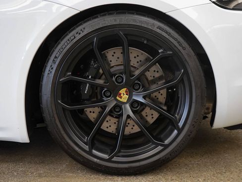 Used 2020 Porsche 718 Boxster Spyder RWD image 12