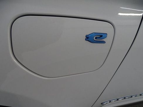 Certified 2023 Jeep Grand Cherokee 4WD 4xe w/ Luxury Tech Group II image 27