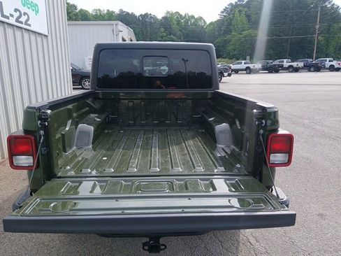 Used 2022 Jeep Gladiator Sport AWD/4WD image 5