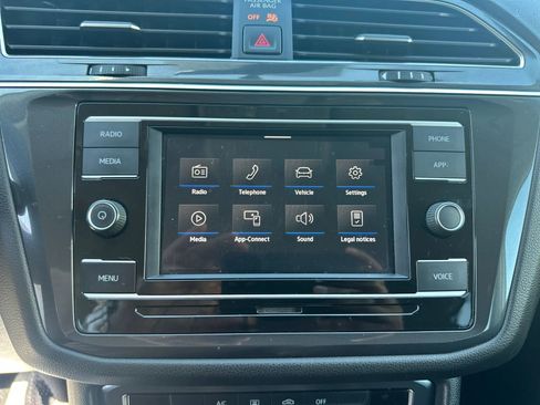 Used 2020 Volkswagen Tiguan S FWD image 17