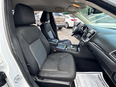 Used 2019 Chrysler 300 Touring w/ Sport Appearance Package RWD image 18