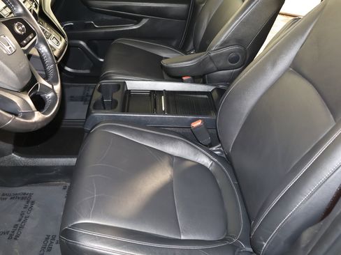 Certified 2024 Honda Odyssey Touring image 37