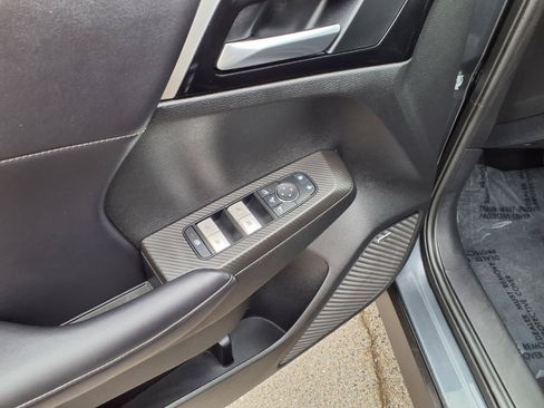Used 2025 Mitsubishi Outlander SE FWD image 17