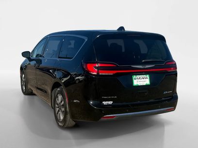Used 2024 Chrysler Pacifica Limited