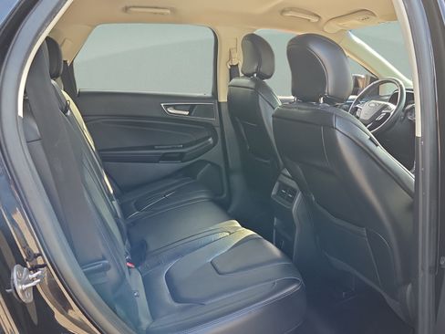 Used 2018 Ford Edge Titanium w/ Ford Safe & Smart Package FWD image 14