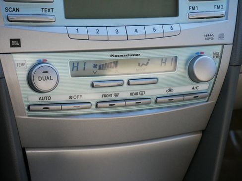 Used 2009 Toyota Camry image 23