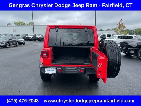 Certified 2025 Jeep Wrangler Unlimited Sahara AWD/4WD image 28