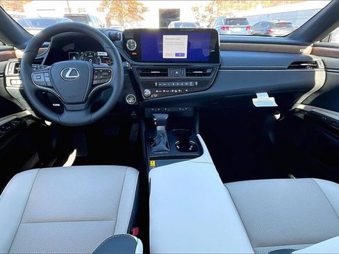 New 2025 Lexus ES 350 w/ Premium Package image 5