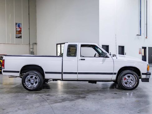 Used 1993 Chevrolet S10 Pickup 2WD Extended Cab image 8