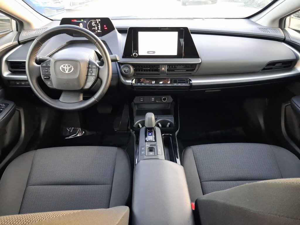 Used 2025 Toyota Prius LE FWD image 12