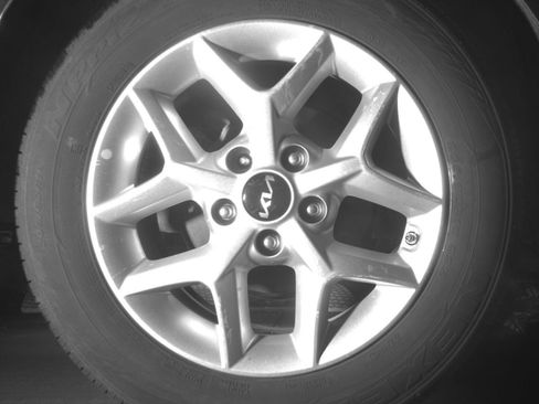 Used 2025 Kia Soul LX w/ LX Technology Package FWD image 18