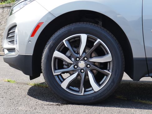 Certified 2024 Chevrolet Equinox Premier AWD/4WD image 11
