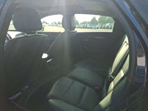Used 2017 Chevrolet Impala Premier w/ Enhanced Convenience Package FWD image 3