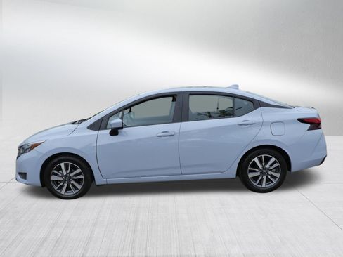Used 2025 Nissan Versa SV FWD image 4