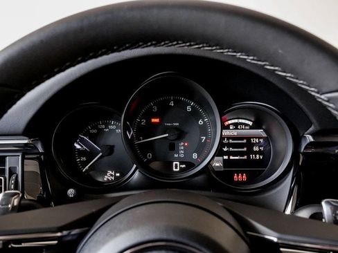 New 2026 Porsche Macan AWD/4WD image 17