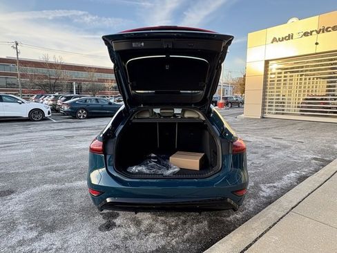 New 2025 Audi A6 e-tron Premium Plus image 30