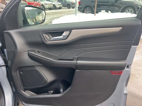 Used 2022 Ford Escape SEL image 10