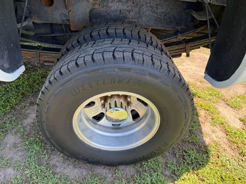 Used 2004 Chevrolet Silverado 3500 LS w/ Heavy-Duty Power Package image 22