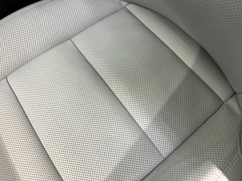 Certified 2025 Ford Explorer Platinum w/ Ultimate Package image 9